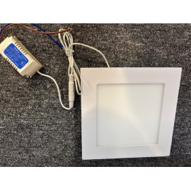 ENCASTRABLE 15W 2800 K  Carré 20/20 mm EP 14mm 900-1050 LM